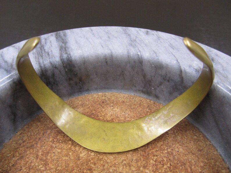 A very stylish curvy brass hammered narrow cuff image 4