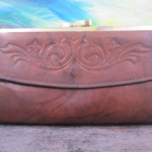 Winfield tan brown cowhide tooled wallet - made in Canada