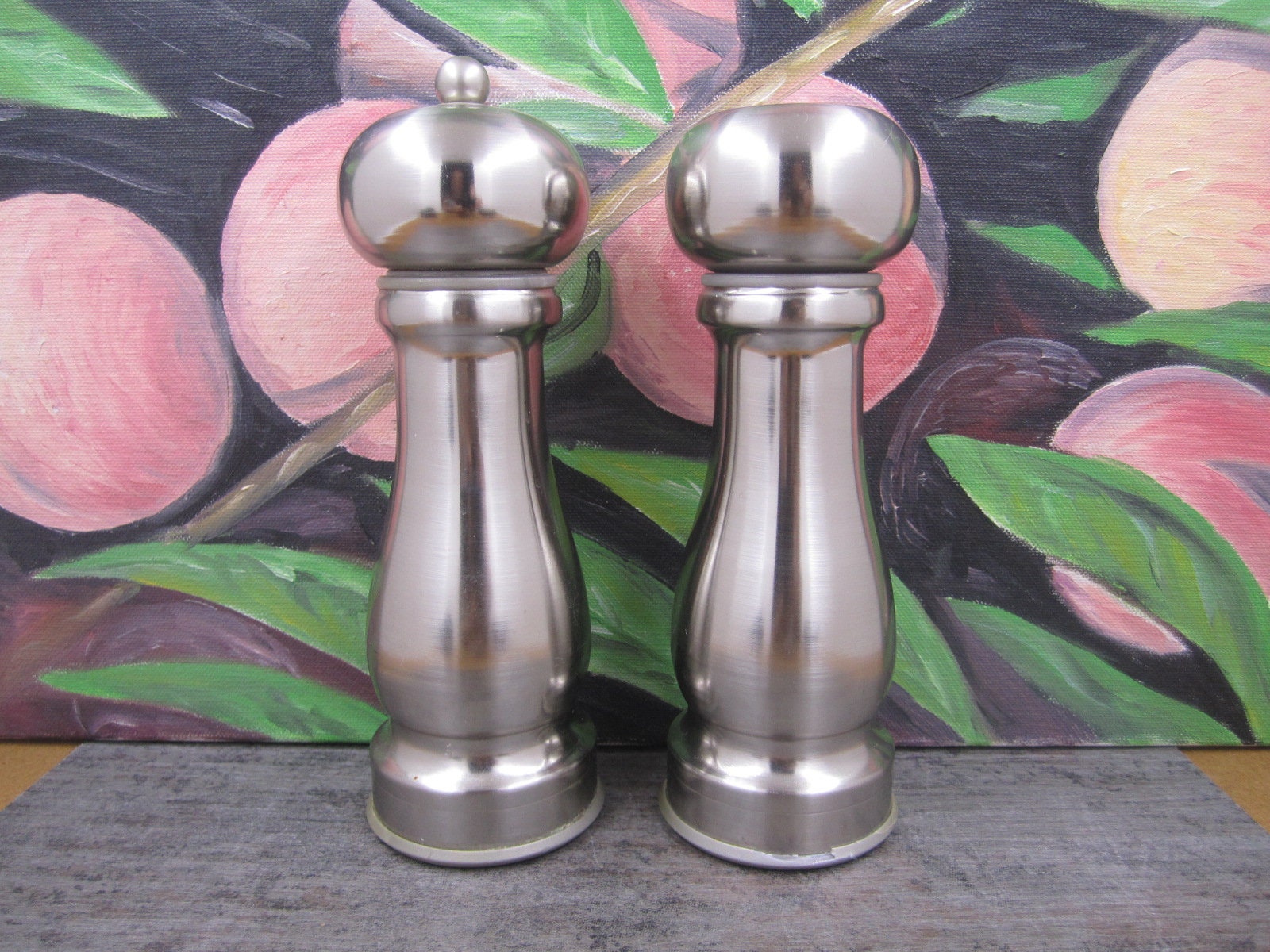 Trudeau Pepper Mill and Salt Shaker Set Trudeau Pepper Mill and Salt Shaker Set