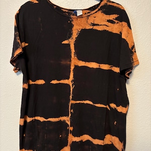 women’s reverse tie dye tee