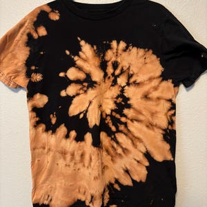 men’s spiral reverse tie dye tee