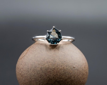 18K Gold Ring, Blue Spinel Ring, Elegant Jewelry for Her, Big Solitaire Ring, Delicate Engagement Gold Ring, White Gold, Big Gemstone Ring