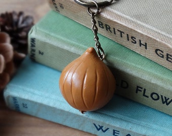 By the Shed White Brown Onion Keyring Key Chain - Yellow - Keys - Allotment - Gardening - Vegetarian Gift - Mediterranean - Vegetables