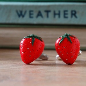 Par le hangar Boutons de manchette fraise fruits rouges - Plaqué argent - Allotissement - Végétarien - Jardinage - Légume - Fruits - Été - Amusant