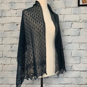 Stunning 10/90 cashmere wool blend lace shawl / scaf col: Dark petrol blue