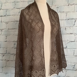 Stunning 10/90 cashmere wool blend lace shawl / scaf col: Brown 2