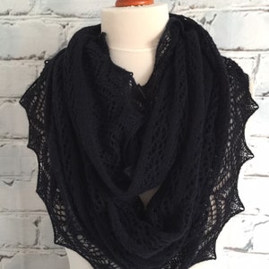 Stunning 100% pure cashmere lace snood / infinity scarf col. Navy blue 2
