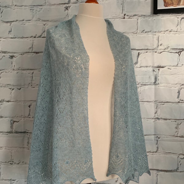 Stunning 10/90 cashmere wool blend lace shawl / scaf col: duck egg blue