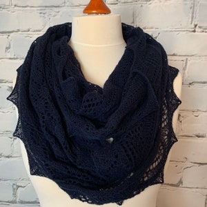Stunning 100% pure cashmere lace snood / infinity scarf col. navy blue