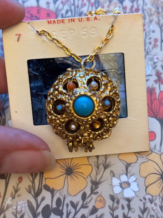 Vintage 60s perfume locket pendant necklace seed beads