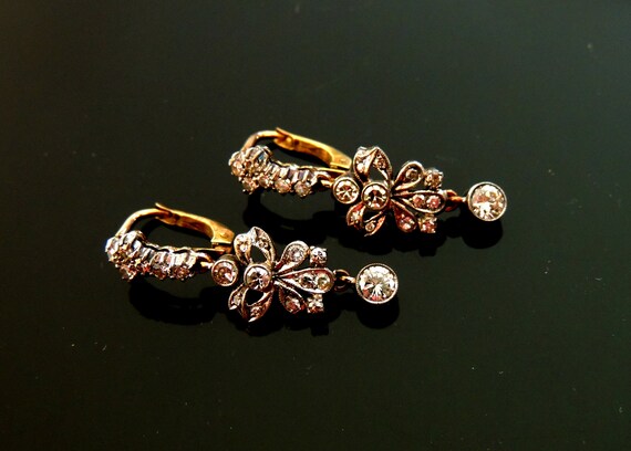 Enchanting Vintage Victorian Dangling Bow & Cross