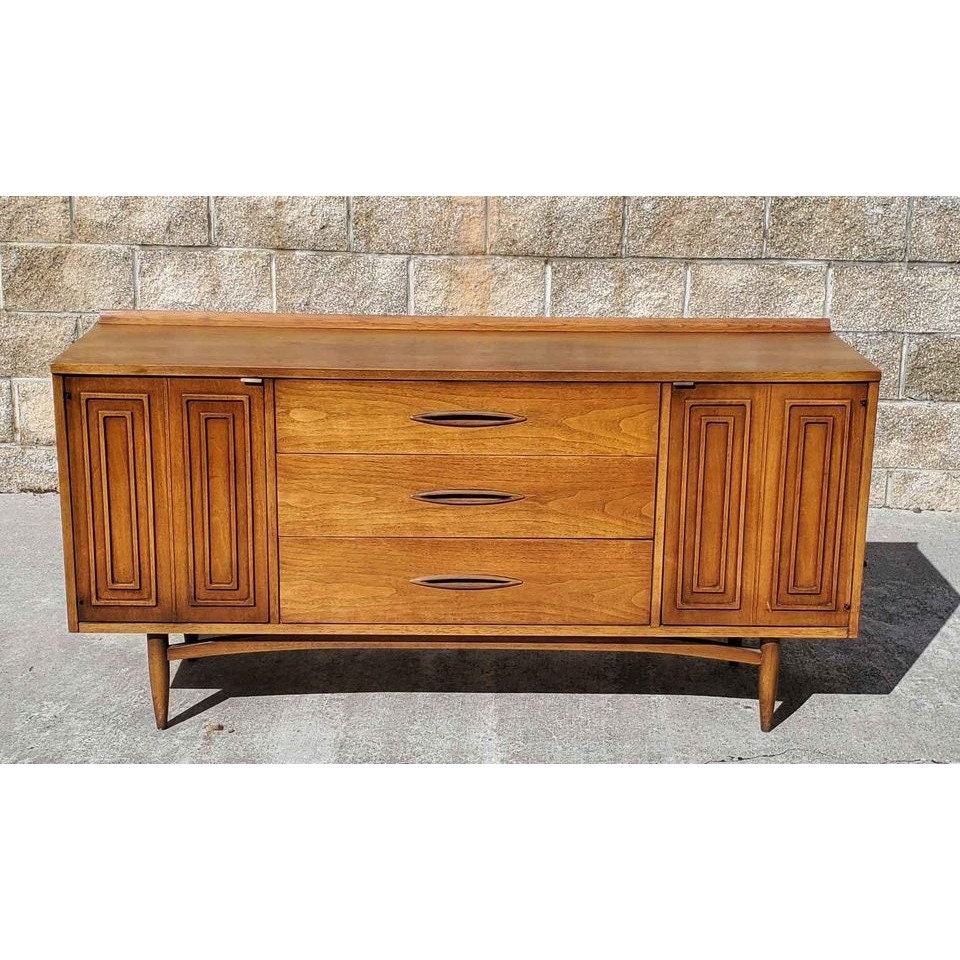 Broyhill sideboards 2024 and buffets
