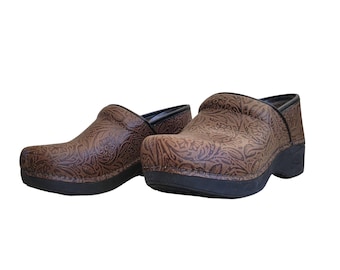 Dansko XP 2.0 Floral Tooled Leather Clogs Brown Womens 37 Work