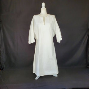 NOUVEAU Lucy Wild Robe droite blanche à manches longues, Robe de créateur 100 % coton, Moyenne image 1