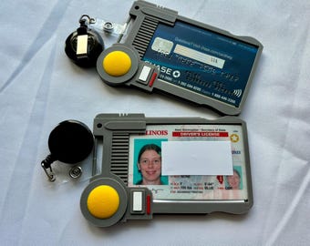 Pase múltiple de Leeloo/Korben Dallas: accesorio de vestuario impreso en 3D que se adapta a una tarjeta de identificación o de crédito.