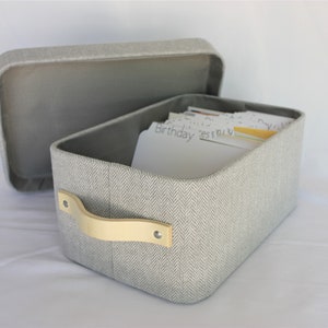Organizzatore per biglietti di auguri Soluzione per l'organizzazione di biglietti di auguri premium Grigio o marrone