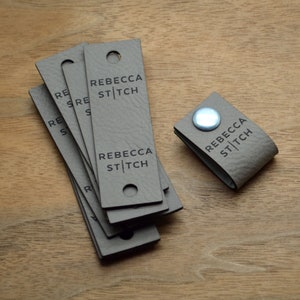 Etiquetas de piel sintética de 2,2 x 7 cm - Etiquetas para remaches - Etiquetas para tejer, Etiquetas personalizadas, Piel vegana, Etiquetas para crochet