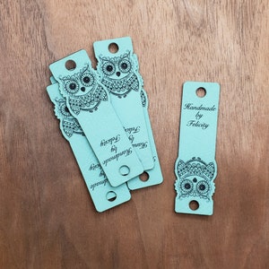 Etiquettes en similicuir 0,85 x 2,75 pouces - Etiquettes pour rivets - Etiquettes à tricoter, Etiquettes personnalisées, Cuir végétalien, Etiquettes au crochet