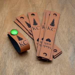 20 etiquetas de piel sintética de 1,5 x 8,9 cm - Etiquetas para remaches - Etiquetas para tejer, Etiquetas personalizadas, Piel vegana, Etiquetas para crochet