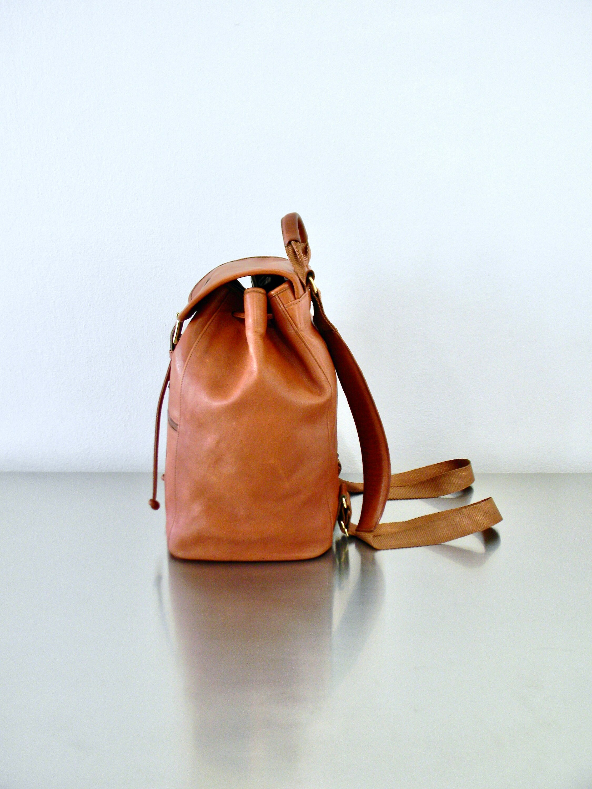Vintage 90\'s Coach British Tan Leather Backpack with Gold hardware 90s Vintage Coach # 9943 Classic Backpack British Tan By  main image 3