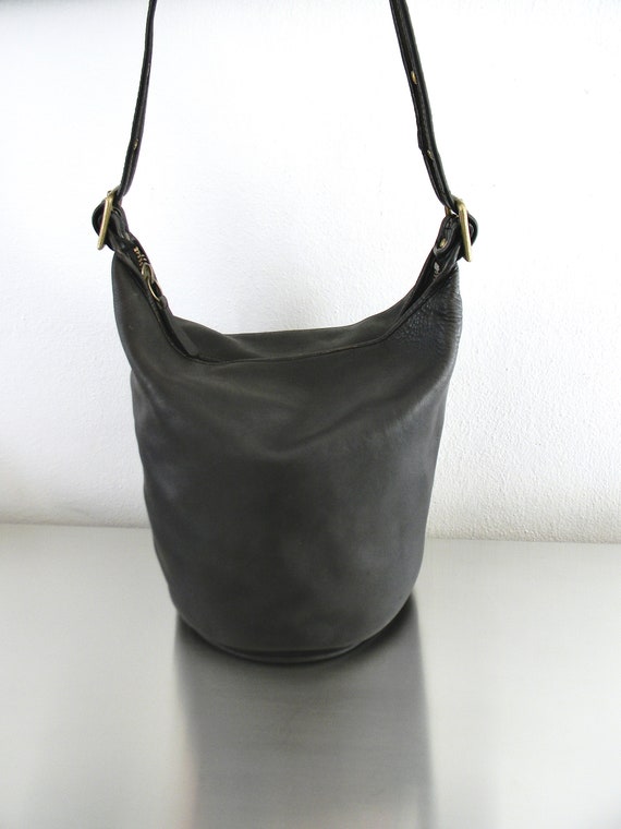 Vintage Black Leather Coach NYC Duffle Sac, Refur… - image 1