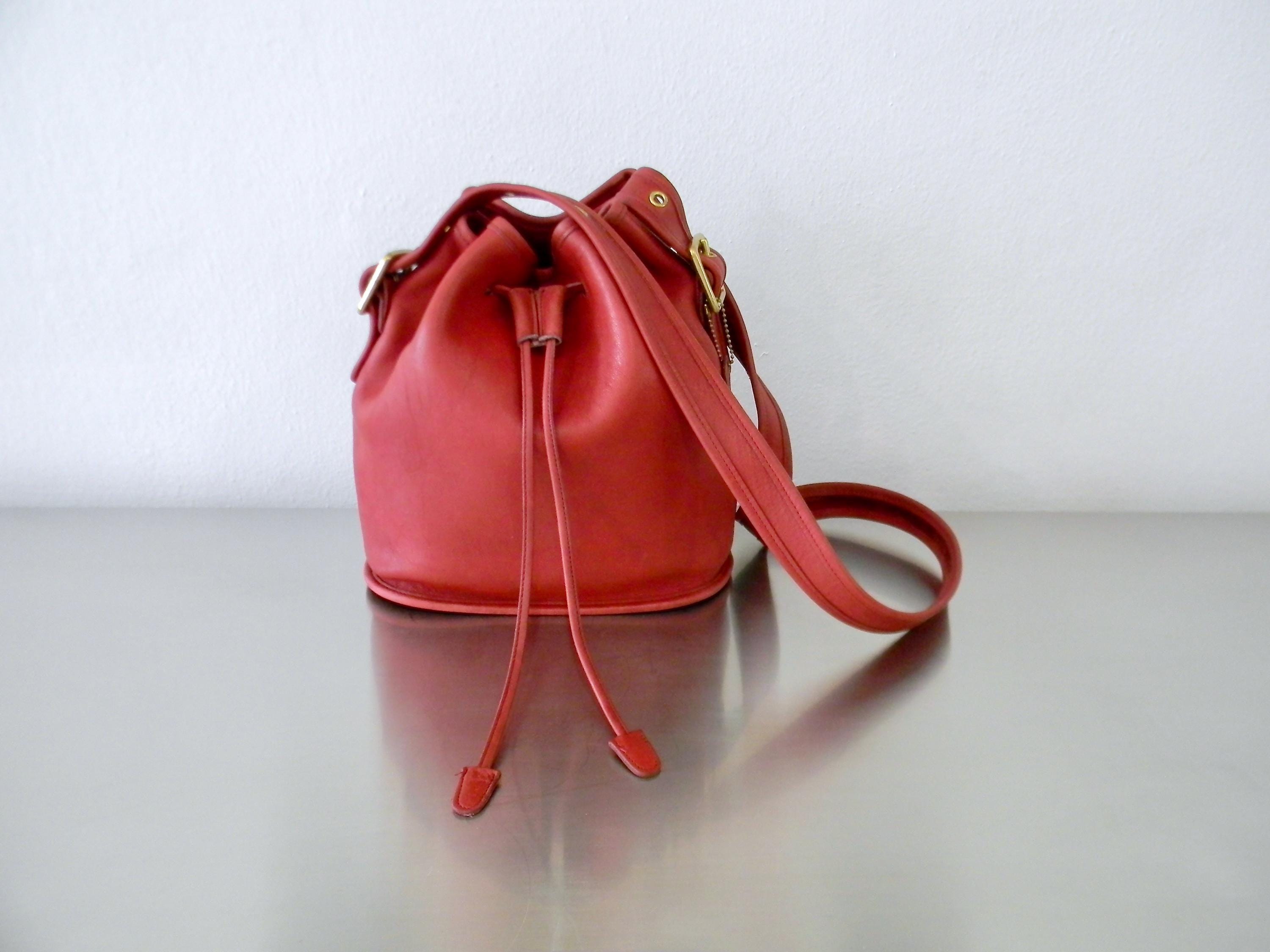 バッグ Vintage Coach Lula's Legacy Red Leather Vintage Red Leather Coach Classic Lula's Legacy Bag