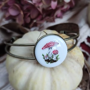 Porcelain hand painted bracelet with Toadstool, handmade jewelry, gift for natura lover , cottagecore outfit style, red mushrooms lover gift zdjęcie 1