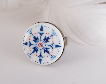 Azulejo hand-painted porcelain ring, Portuguese tiles, handmade unique gift, tile blue portugal, sapin lover gift, ceramic pendant