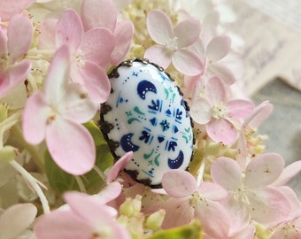 Bague en porcelaine peinte à la main Azulejo, style carreaux portugais blanc et bleu, cadeau bijoux d'été pour fille, pendentif en céramique