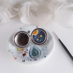 Solar system necklace, locket hand painted, planet jewelry, special gift for you zdjęcie 3
