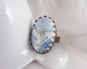 Hand-painted porcelain ring with flowers, handmade ceramic jewelry, white and blue style, unique gift for mom, small flowers for friend