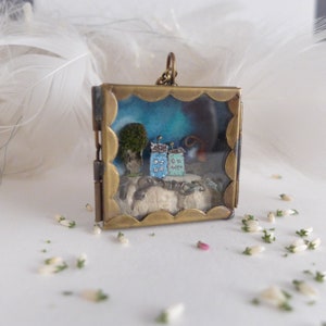 Handmade glass locket with houses on the rock, shadow box with driftwood small houses, unique small gift for new house, old house lover gift