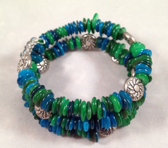 Items similar to Gorgeous Blue and Green Stone Memory Wire Bracelet on Etsy