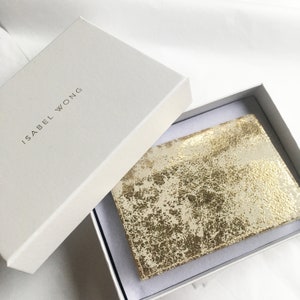 Luxe handgemaakte lichtgouden leren paspoorthoes verontruste metallic folie neutrale suède reishouder