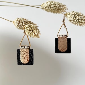 Art Deco Ohrringe: Schwarzes Saffianbeerholz & vergoldetes Leder, geometrische Ohrhänger