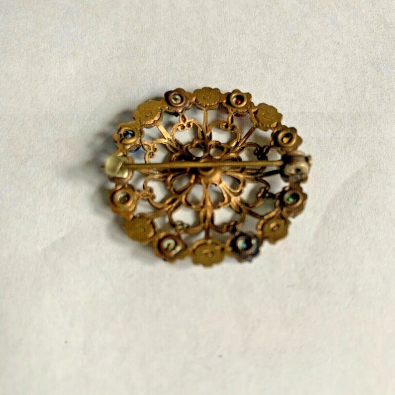 Beautiful Vintage Round Floral Art Nouveau Brooch Pin Multicolor Rhinestone 1