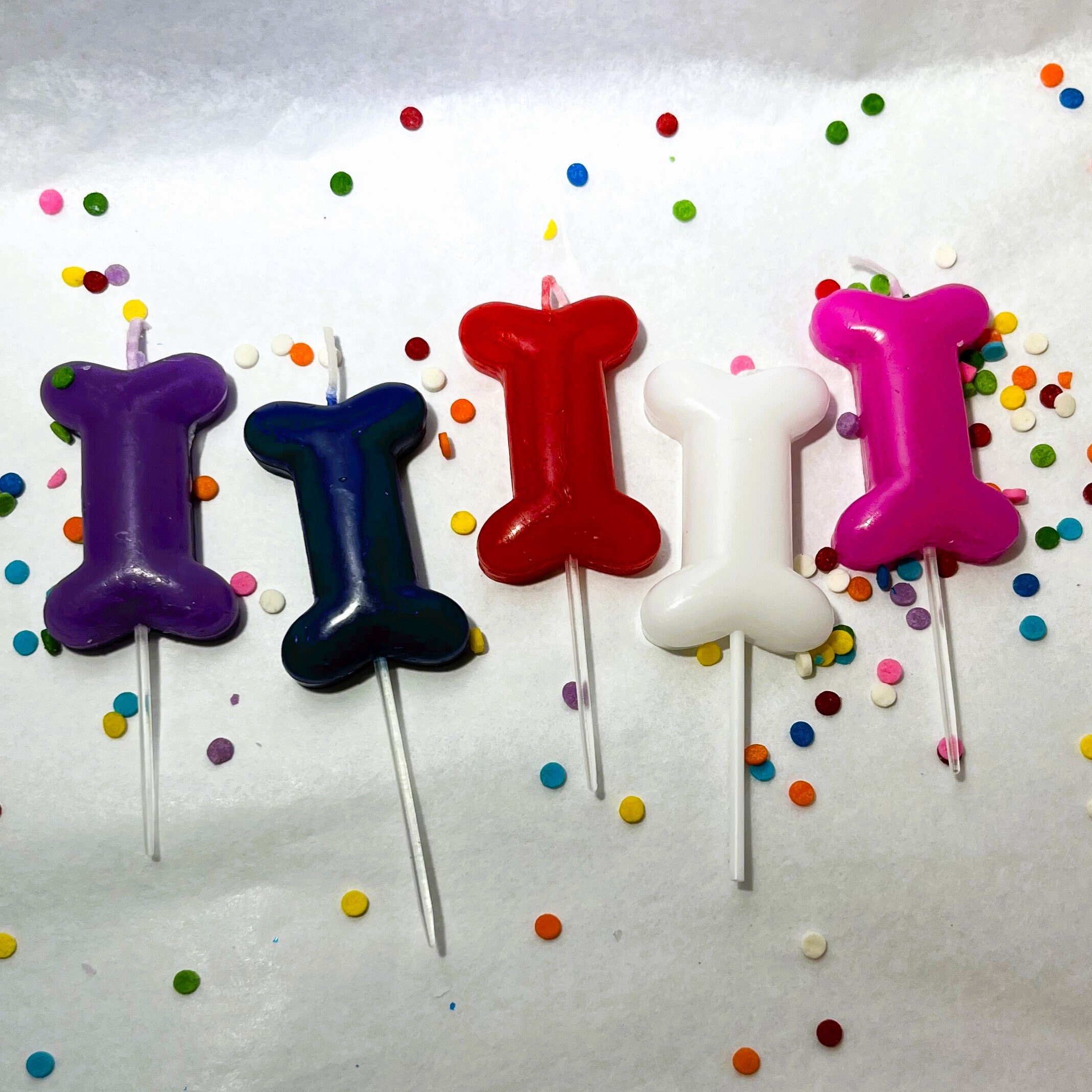 Dog top birthday candles