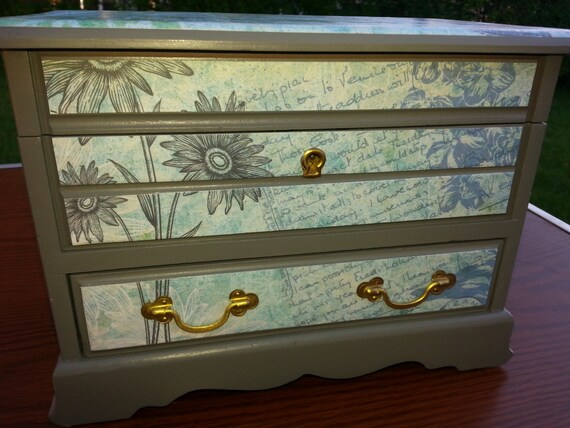 Items similar to Jewelry Box "Beautiful Dreamer" Music Box