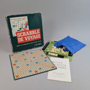 Jeu de société de Scrabble de voyage vintage des années 1970, fabriqué en Angleterre