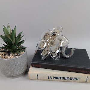 Vintage Murano Style Iridescent Brown Beige Art Glass Hand Blown Twisted Stem Lily Flower