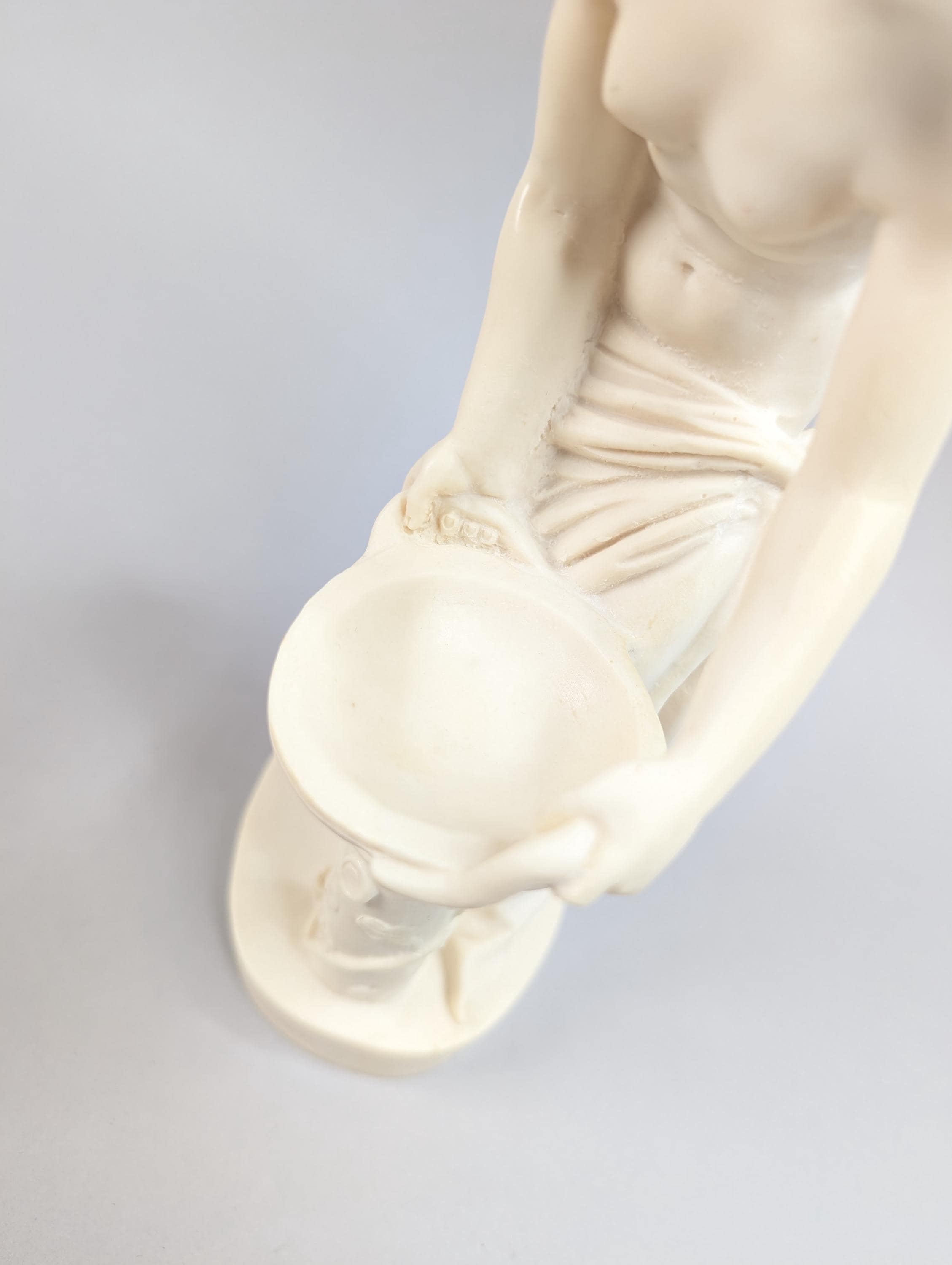Vintage A. Santini Venus of Cnido Sculpture Statue Made in Italy