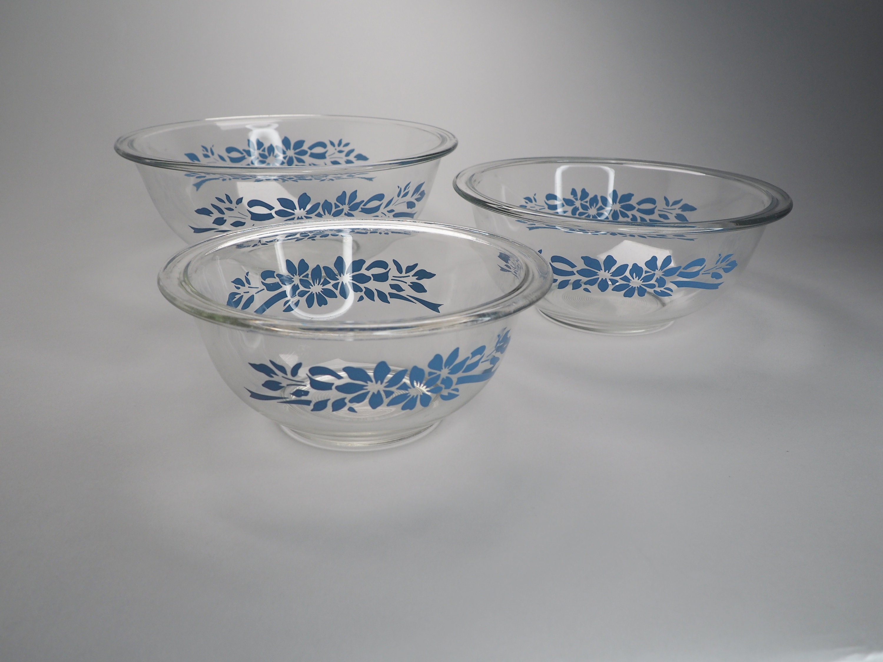 Pyrex Blue Tint Glass 3 Set Mixing Bowls 322 323 325 – Olde Kitchen & Home