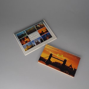 Vintage LONDON England Travel Souvenir Postcards lot of 32 / Tourist Attraction & Landmarks Booklet set
