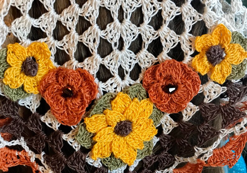 Girl/'s Lovely and Lacey Crocheted Veil
