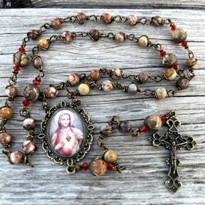 Coronilla del Sagrado Corazón ~ ¡Envuelto en alambre, hermoso y duradero! ~ Tarjeta de Oración y Coronilla ~ Rosario Católico/Cuentas de Coronilla