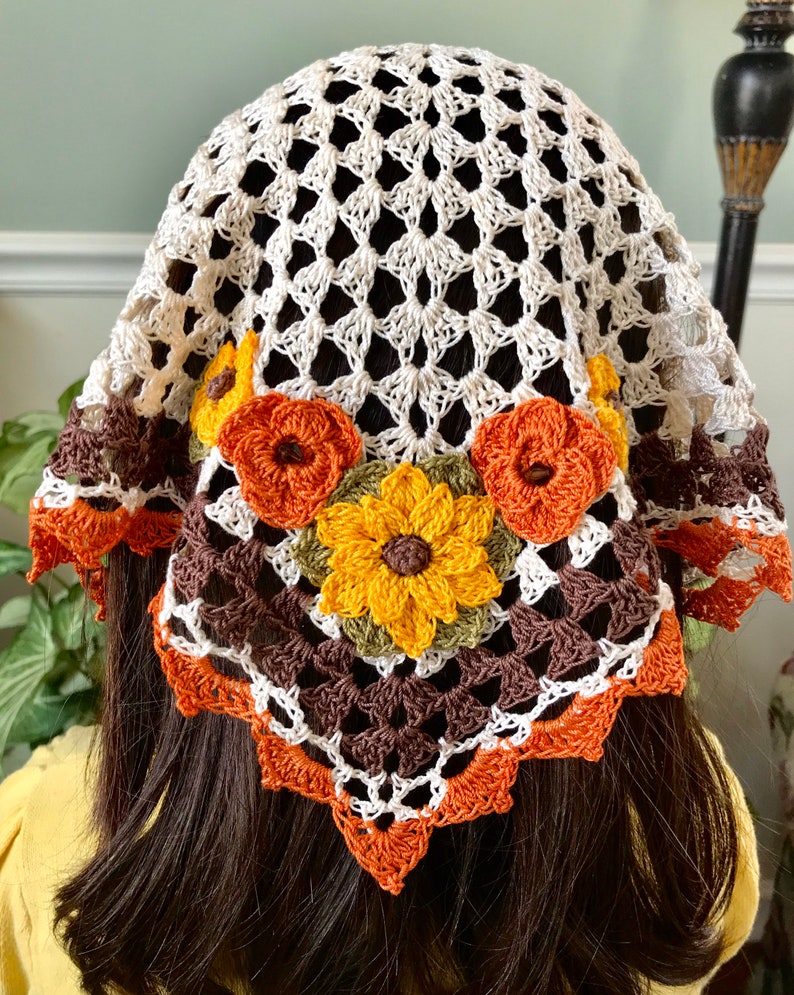 Girl/'s Lovely and Lacey Crocheted Veil