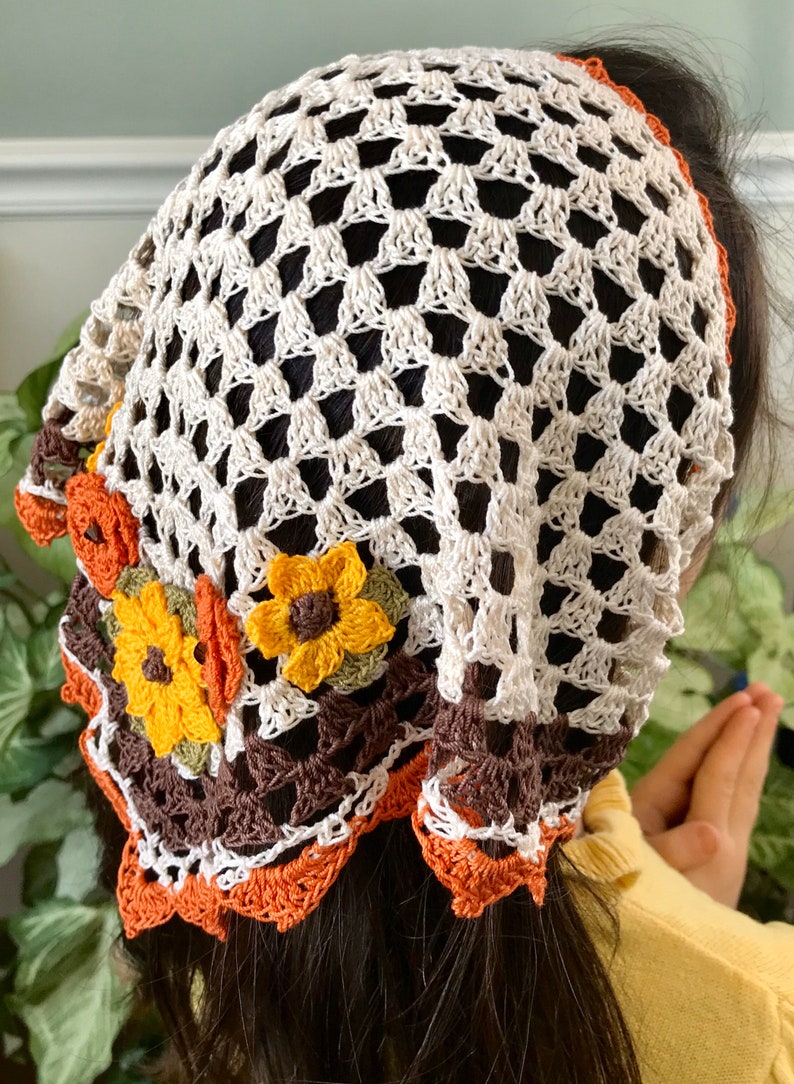 Girl/'s Lovely and Lacey Crocheted Veil