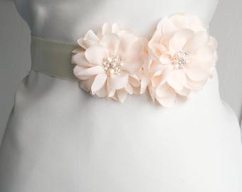 Pale Blush Pink Flower,Bridal Sash,Wedding Sash,Floral Sash,Ivory Belt,Pale Pink Flower Belt,Wedding Dress Sash, Rose quartz sash, pink belt