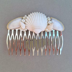 Hair accessories, Headpiece, Seashell hair comb, Beach wedding, Beach hair accessory, Mermaid hair comb, shell bridal hair comb