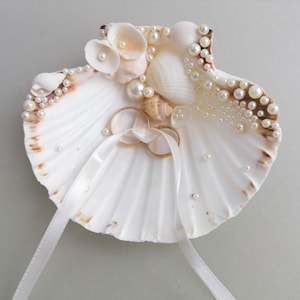 Seaside Elegance: SeaShell Ring Holder for Beach Weddings - Sea Shell Ring Bearer - Nautical Ring Pillow - Wedding Ring Display - Ceremony